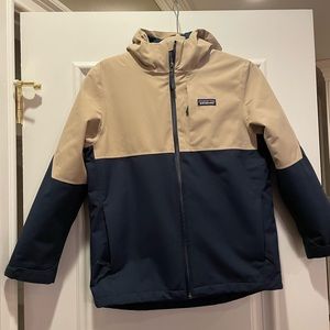 Boys 4 in 1 Patagonia jacket size 10 like new